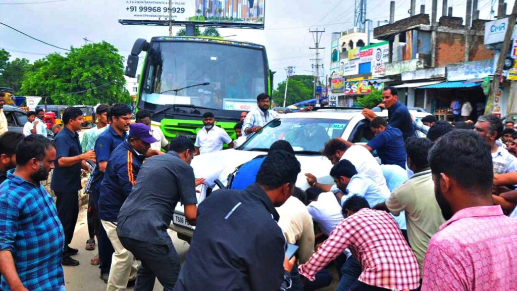 బీఆర్‌ఎస్ ఎమ్మెల్యే కారుపై దాడి: ఖమ్మంలో ఉద్రిక్తత BRS MLA Car Attack